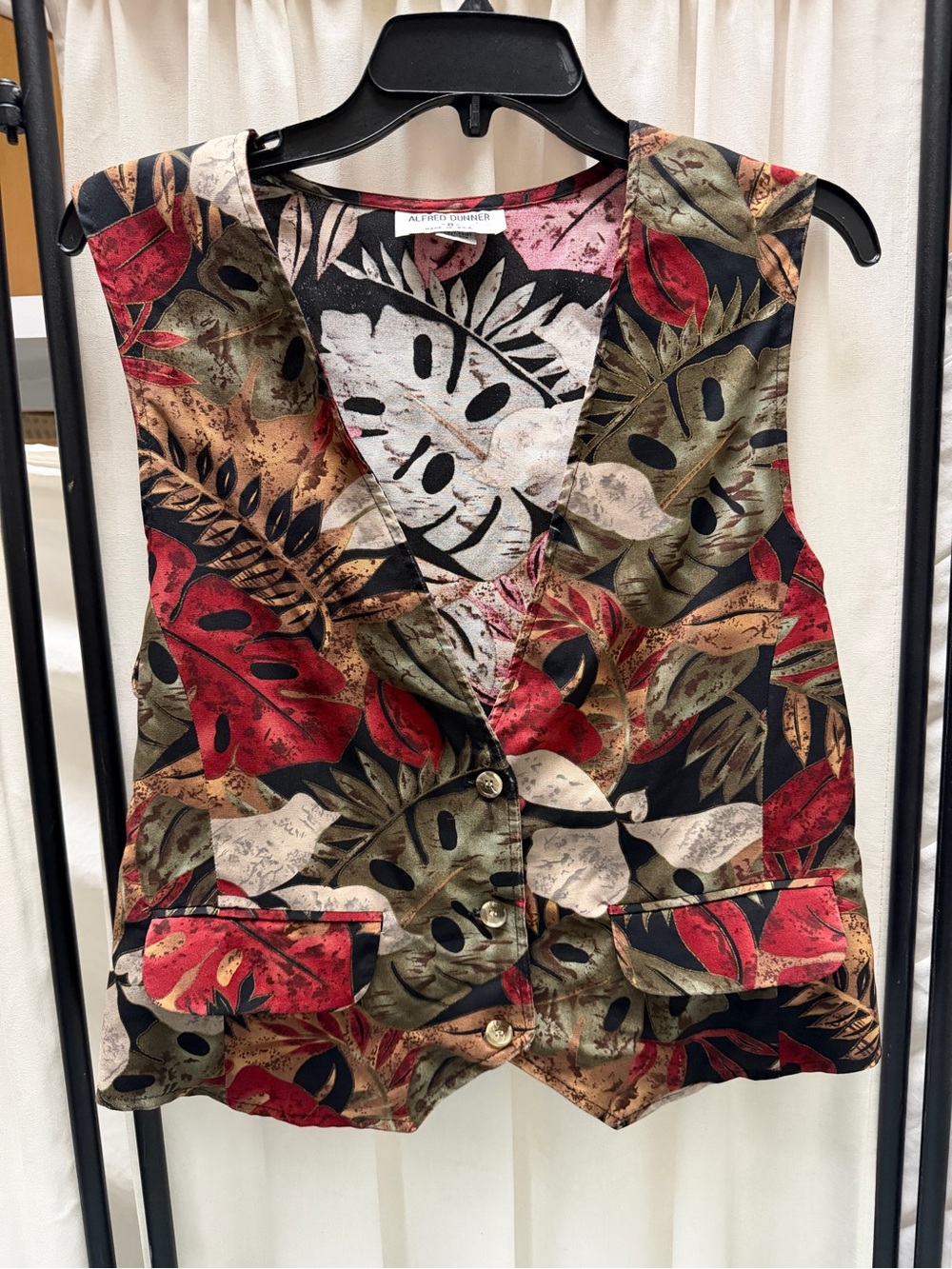 Alfred Dunner Red Black Multi Leaf-Print Button Front Vest